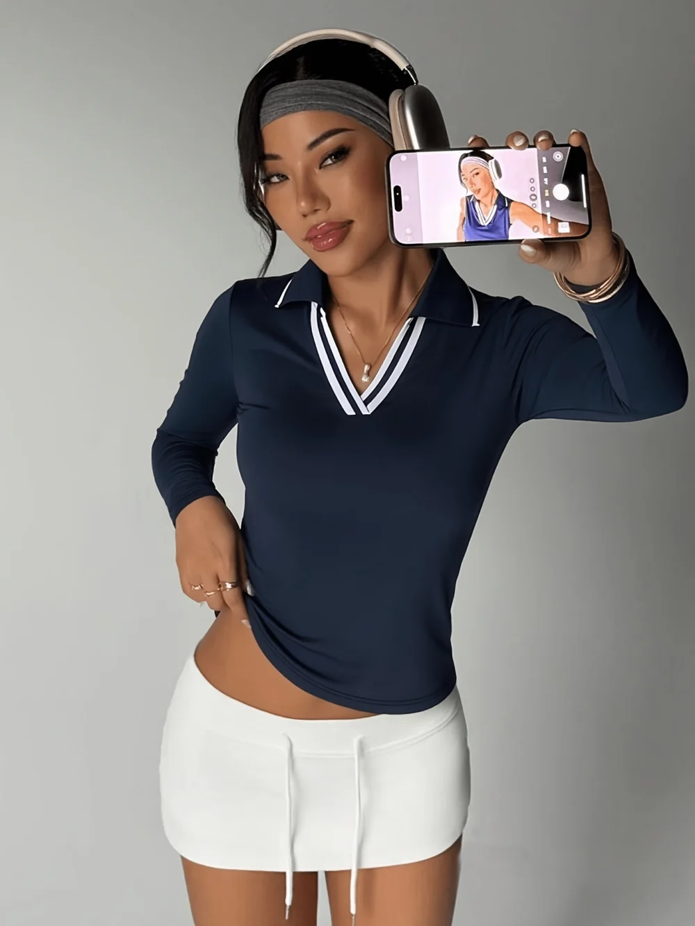 Breathable Navy Long-Sleeve Golf Polo in Stretch Knit Fabric