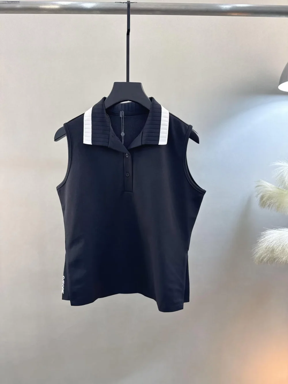 Cooling-Touch Quick-Dry High-Stretch Sleeveless Golf Polo with Notched Collar